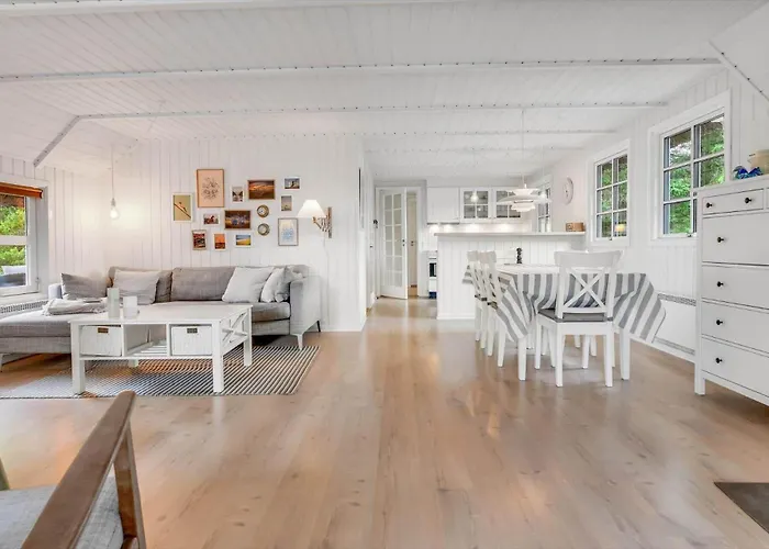 Bv327-blavand-ved-skoven-26 Blåvand